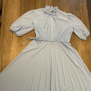 80S VINTAGE WOMENS PLEATED PERIWINKLE LIGHTWEIGHT DRESS